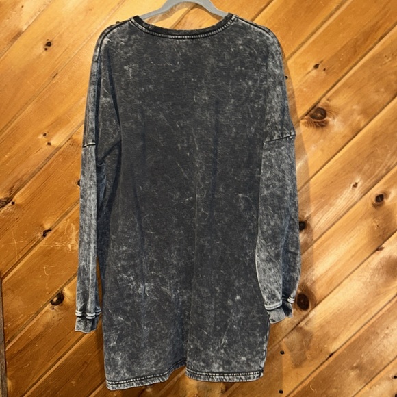 Fashion Nova Casual Friday Sweatshirt Mini Dress in gray black acid wash - Picture 7 of 7
